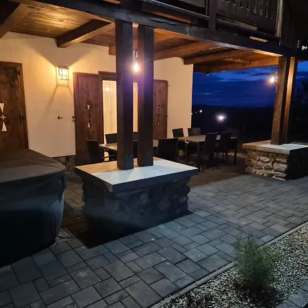 Villa Julia Vendeghaz *